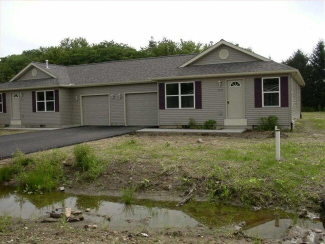 Building Photo - 3011 Nevada Rd - 3010-4200 Nevada Rd