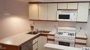 Foto del edificio - 3075 Foothill Blvd
