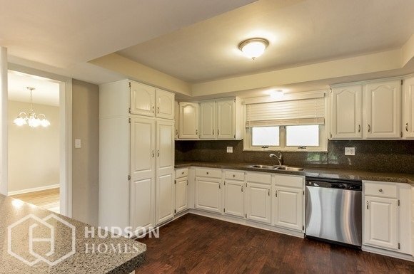 Foto del edificio - 1466 Locust Lake Rd
