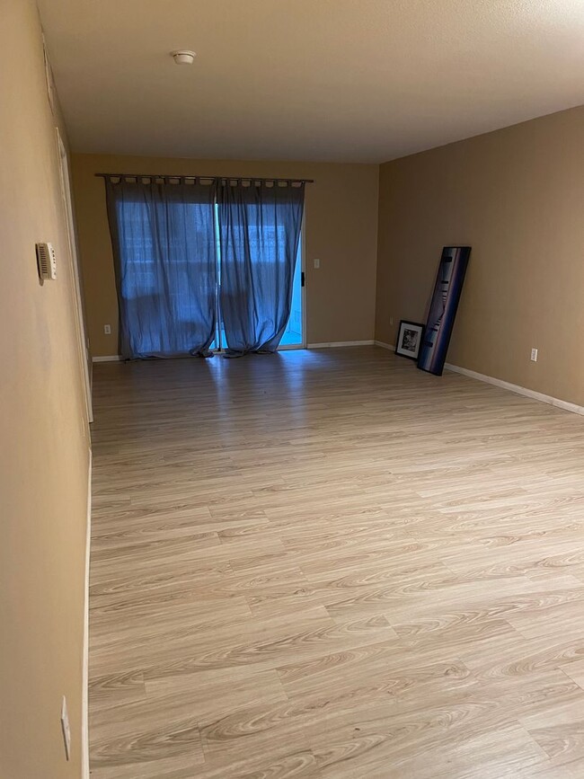 Building Photo - Gorgeous First Floor 1 Bedroom 1 Bathroom ...