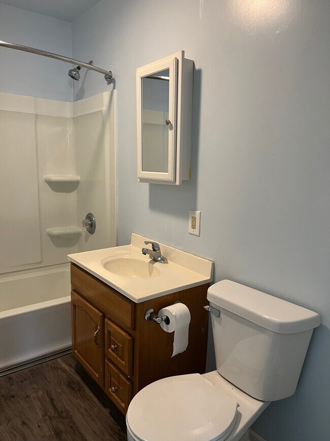 Bathroom - 411 S Jefferson St