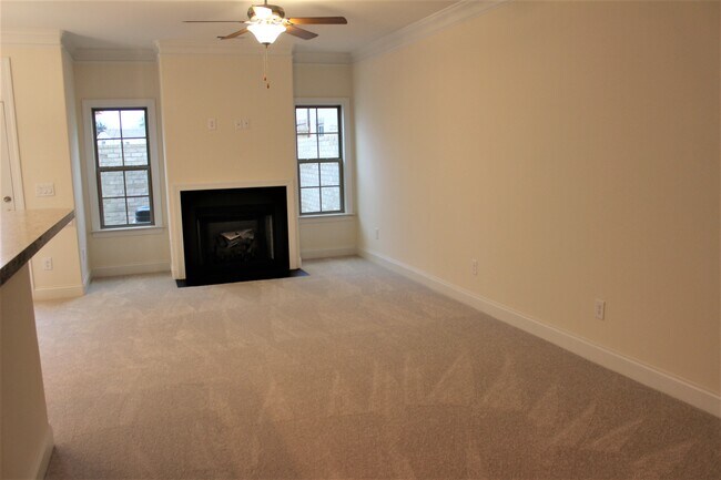 Building Photo - 808 Socata Ln