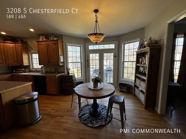 Foto del edificio - 3208 S Chesterfield Ct