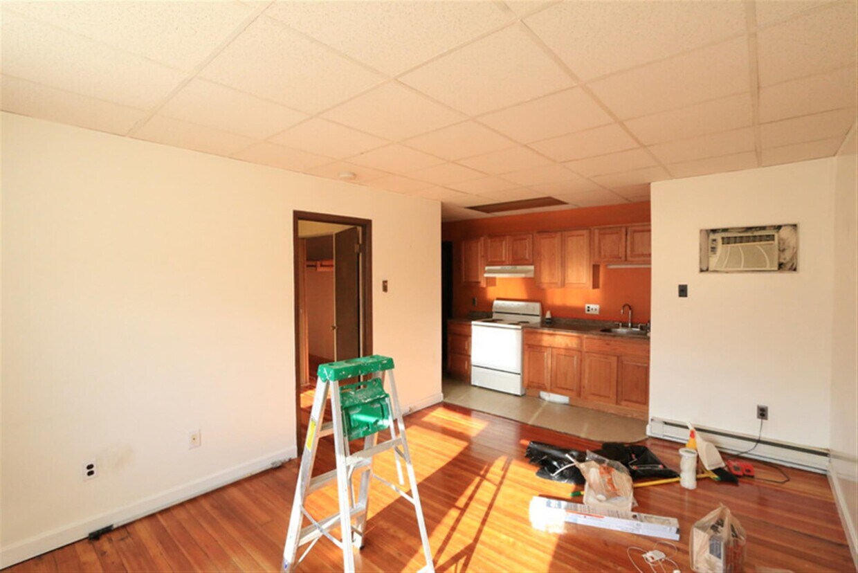Primary Photo - 1145 Broadway