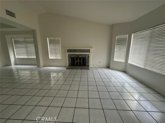 Foto del edificio - 10582 Champagne Rd
