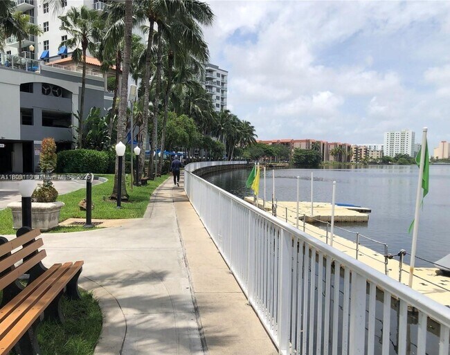 Foto del edificio - 5077 NW 7th St