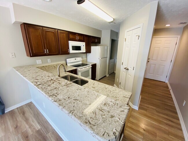 Foto del edificio - 514 White River Dr