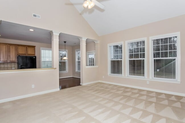 Building Photo - 8907 Arbor Creek Dr