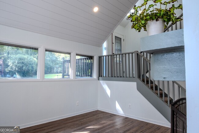 Foto del edificio - 8025 Cedar Cove