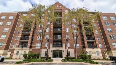 Building Photo - 440 W Mahogany Ct