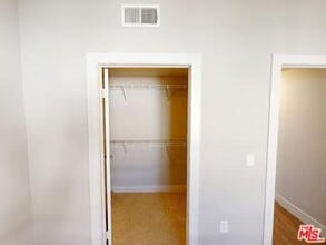 Building Photo - 1041 Glendon Ave