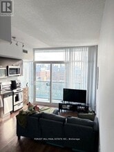 Building Photo - 36-15136 Lisgar St