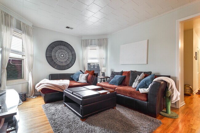 Foto del edificio - 2650 N St Louis Ave