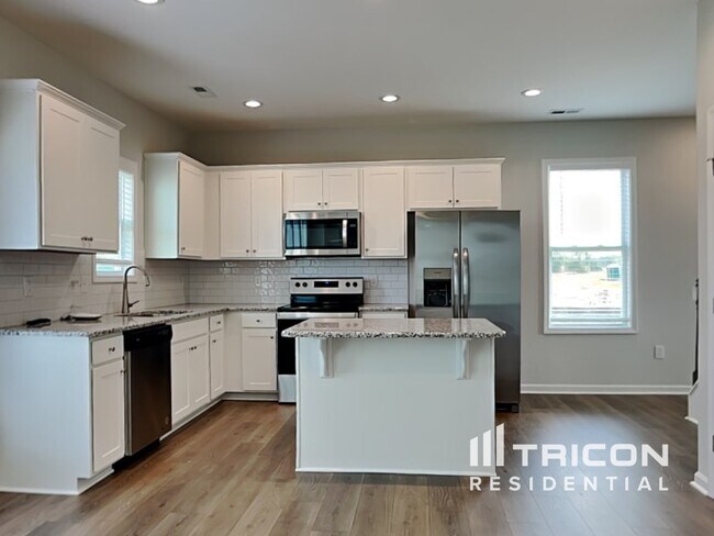 Building Photo - 77 Sawyer Ml Dr