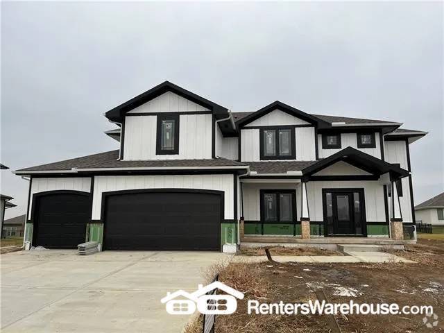 Building Photo - 4709 NE Freehold Dr
