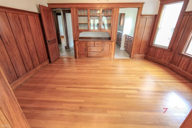 Building Photo - 5 br, 2 bath Apartment - 24 Chester Rd