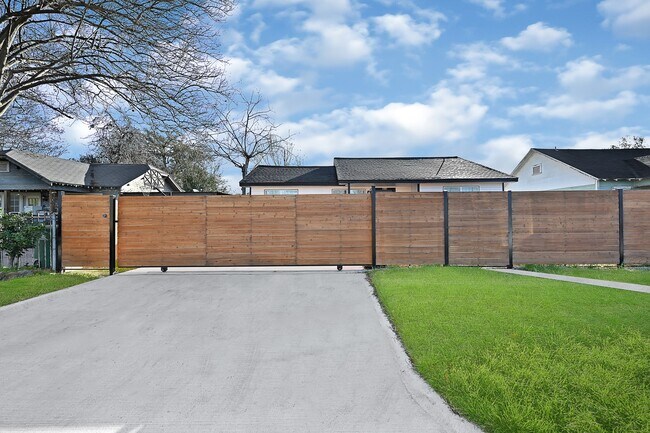 Foto del edificio - 4406 Edison St