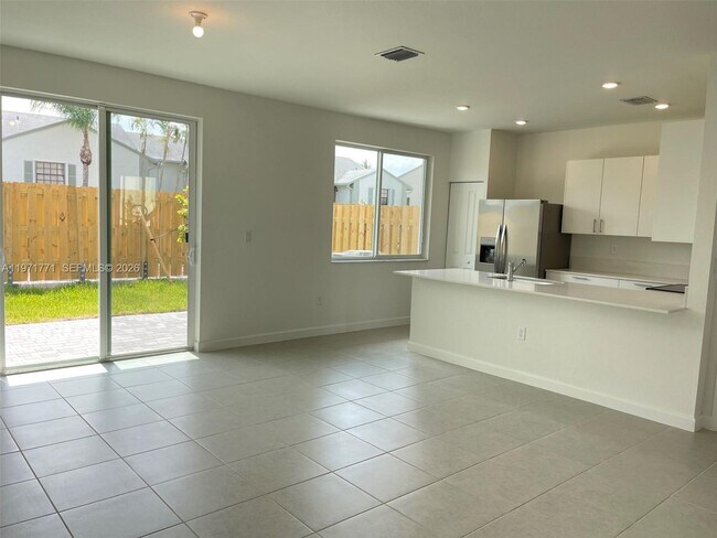 Foto del edificio - 1427 SE 7th Ter