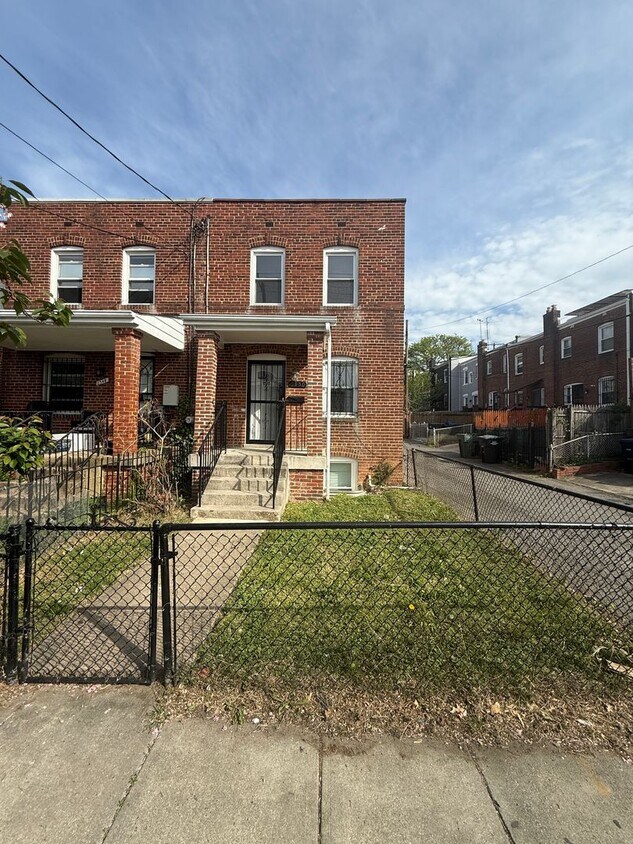 Foto principal - 3 Bedroom 1 Bath House