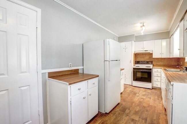 Building Photo - 3 Bedroom 1 Bathroom House in Texarkana, AR
