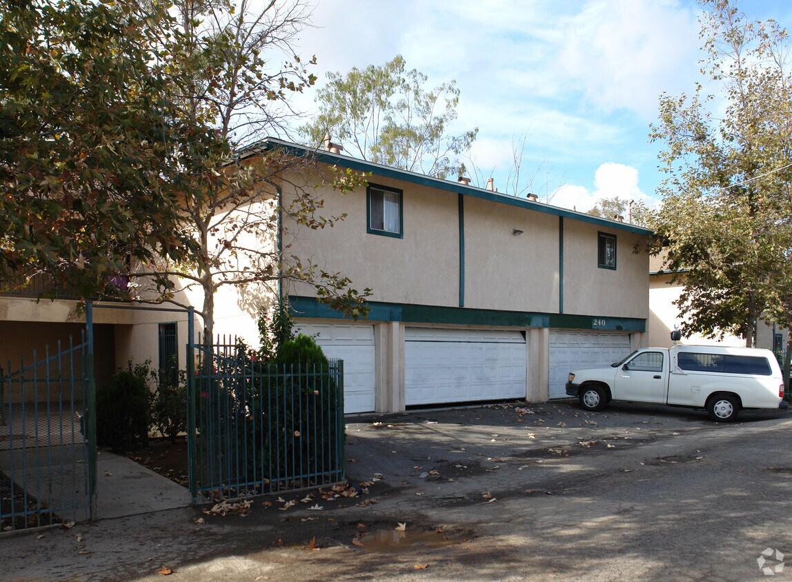 Building Photo - Chinaberry Apartments