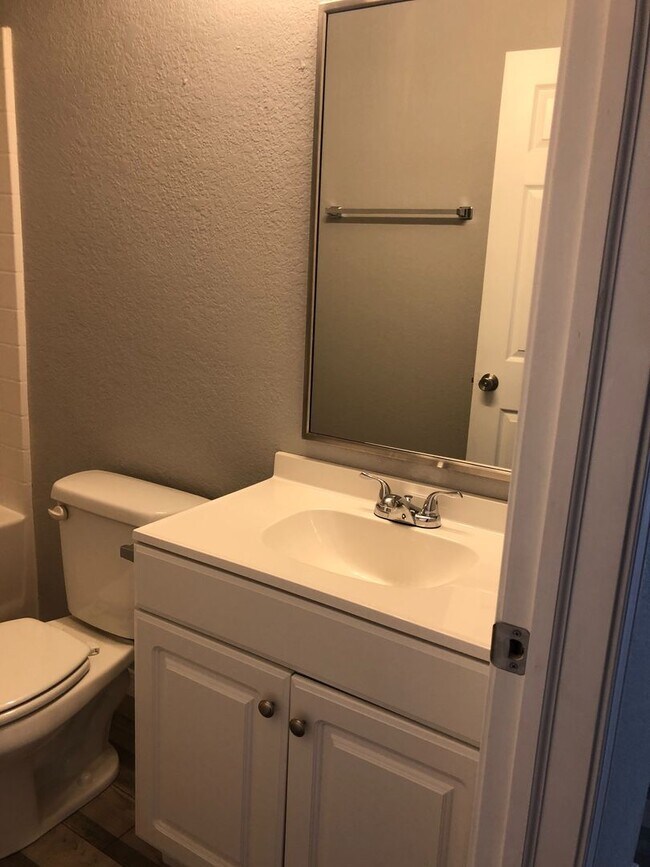 Foto del edificio - 2703 Rudy Rd W