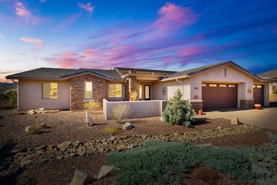 StoneRidge Quality Custom Home with Amazin... House Rental in