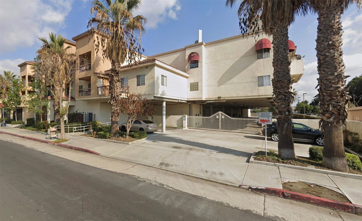 Foto del edificio - 9927 San Antonio Ave