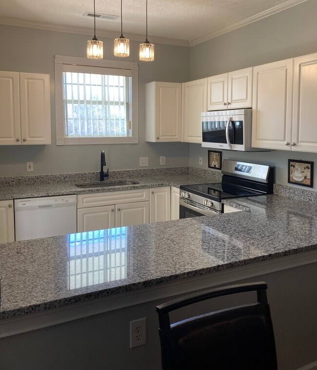 Building Photo - 4241 Hibiscus Dr