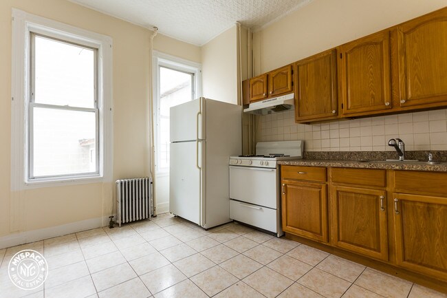 Building Photo - 1113 Wyckoff Ave