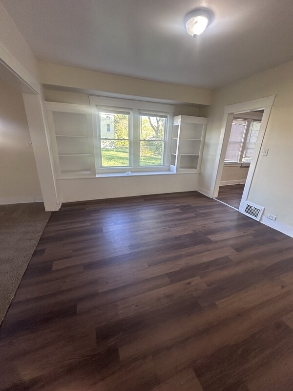 9604 Manor Ave Cleveland, OH 44104 – photo 4