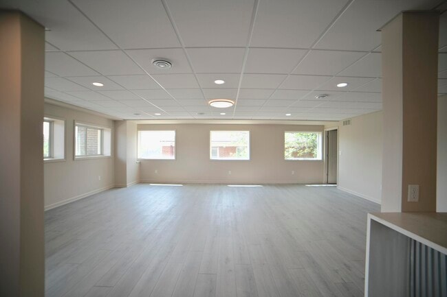 Building Photo - 1410 E Capitol Dr