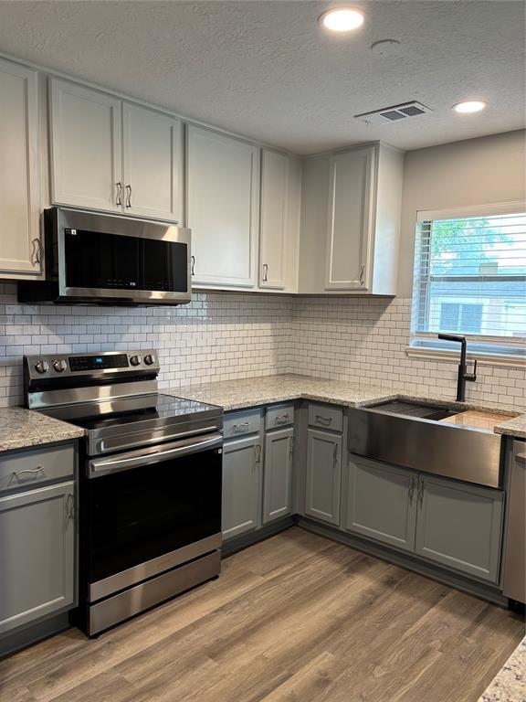 Foto del edificio - 4254 Albans Rd