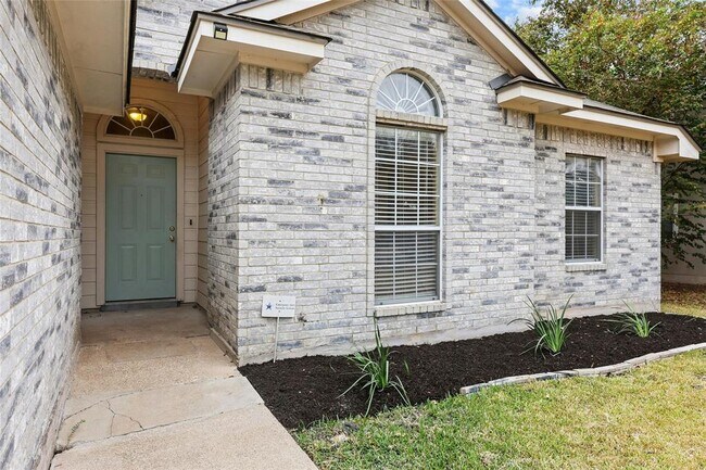 Foto del edificio - 2315 Loquat Ln