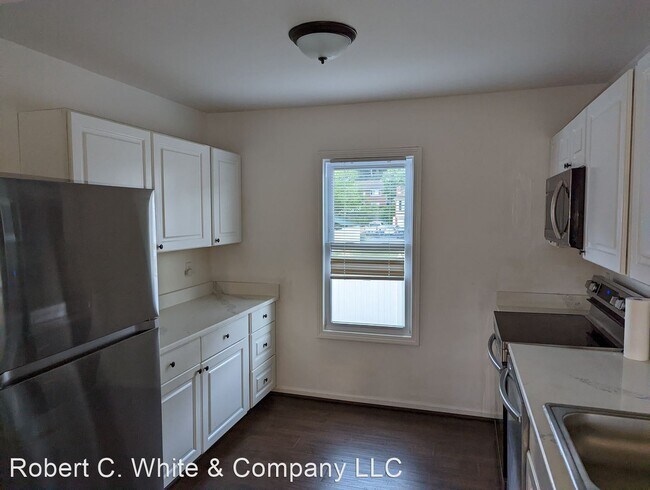 Building Photo - 3 br, 1 bath House - 409 Burr Street