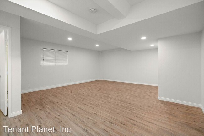 Foto del edificio - Studio, 1 bath House - 845 W 19th Street U...