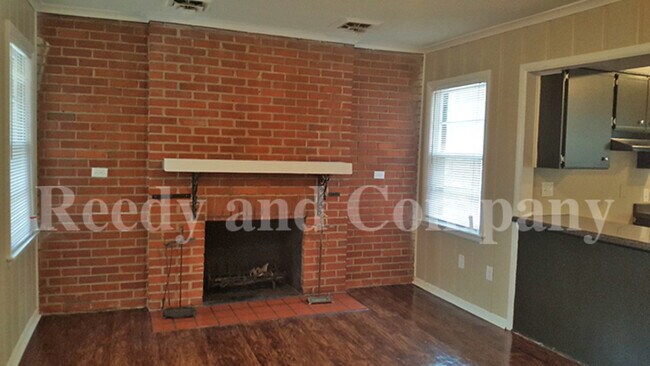 Building Photo - 1655 S White Station Rd