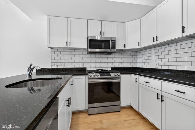 Foto del edificio - 1328 Maryland Ave NE