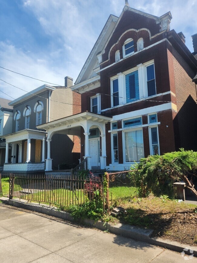 Building Photo - 1816 W Jefferson St
