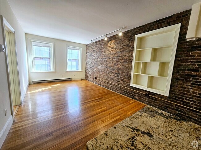 Building Photo - 81 West Cedar St