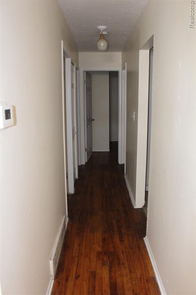 Foto del edificio - 14823 Muirland St