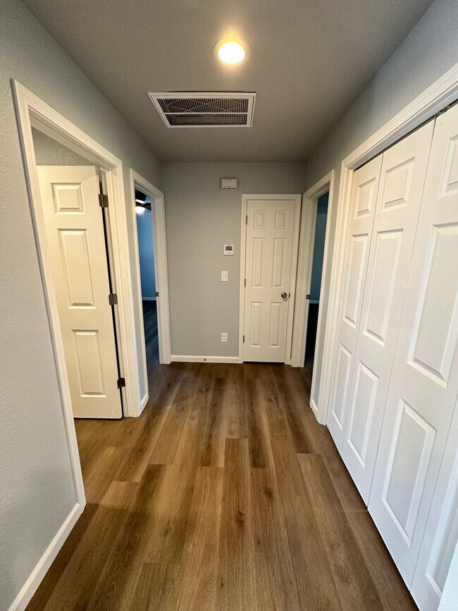 Foto del edificio - Beautiful 2 bedroom/2 bathroom Available soon!