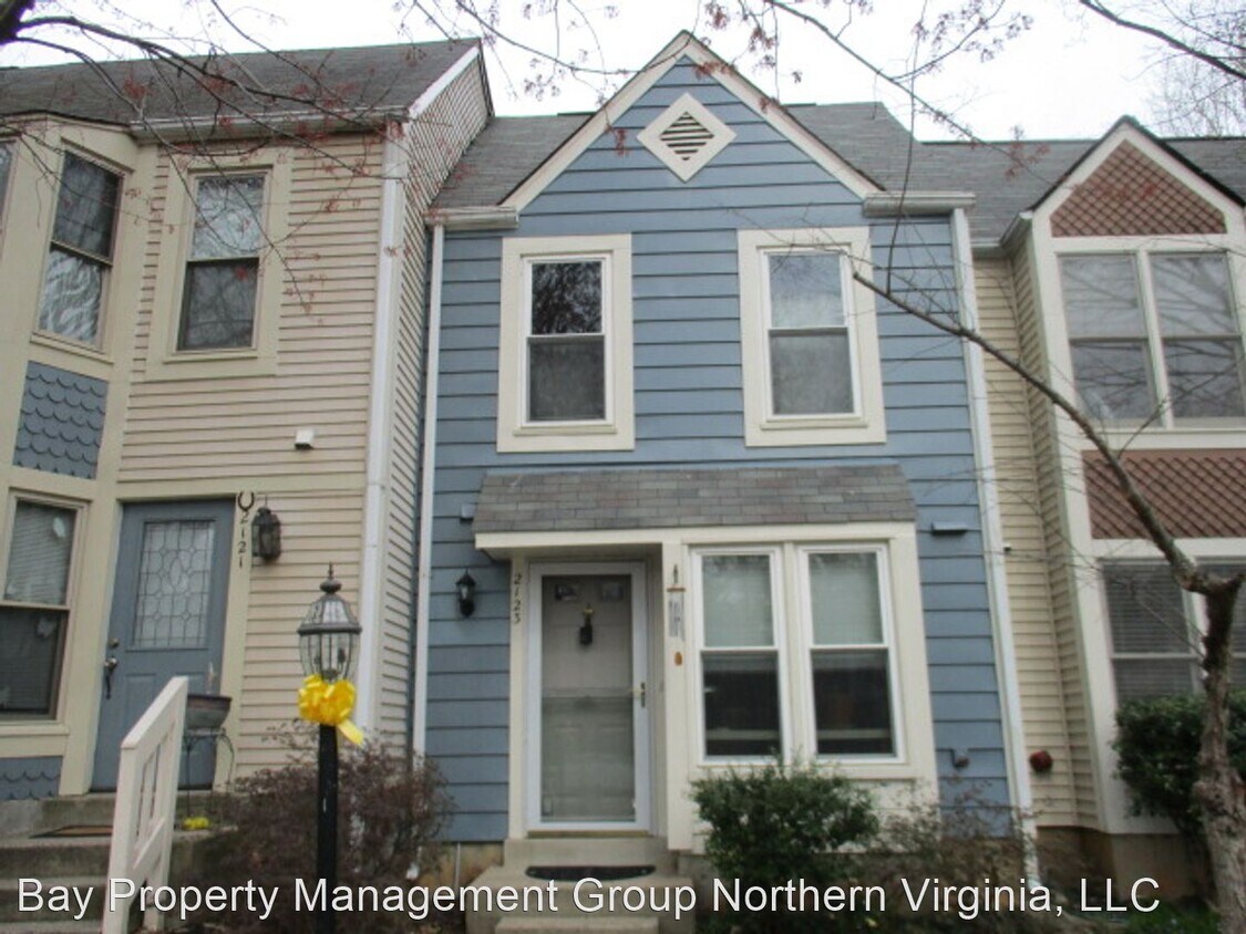 2 br, 1.5 bath House 2123 WHISPER WAY House Rental in Reston, VA