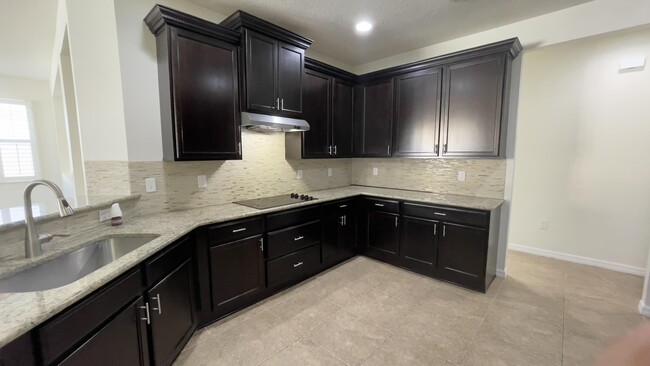 Building Photo - 109 Salazar Ln