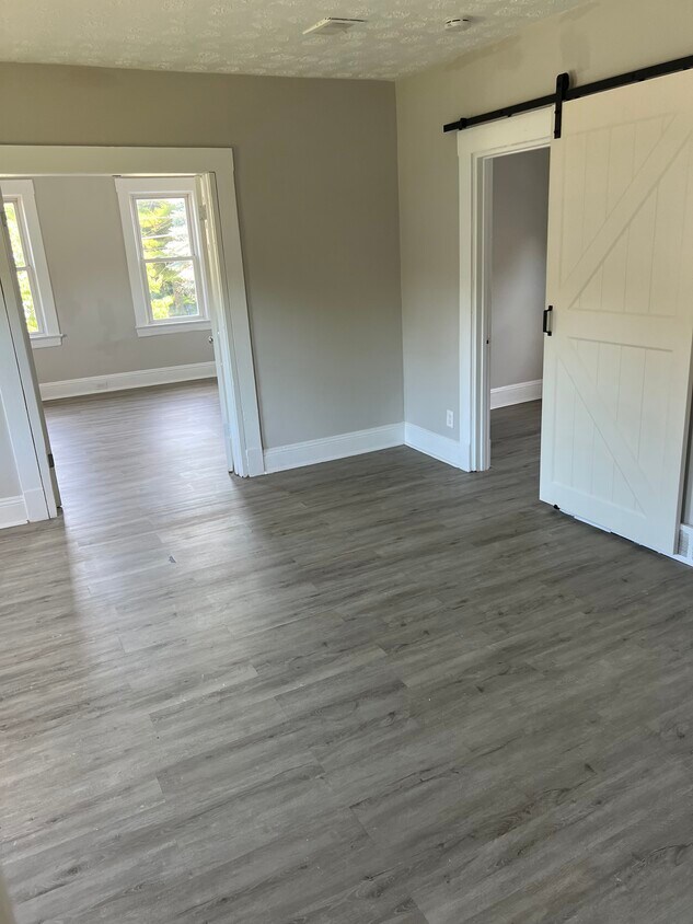 Foto principal - 3251 W 52nd St