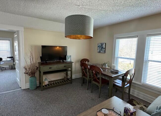 Foto del edificio - 429 W Ann Arbor Trl