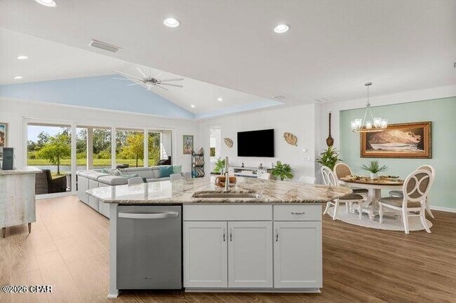 Foto del edificio - 8435 Coral Reef Wy