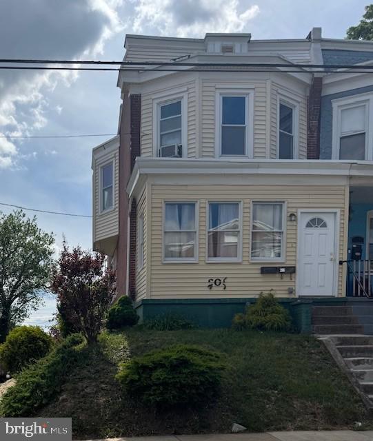 Foto principal - 200 W 24th St