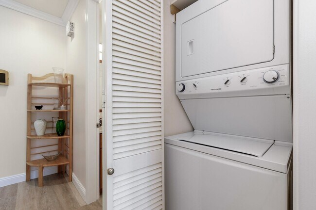 Building Photo - Furnished 2 Bedroom Condo at Kona Sea Ridge