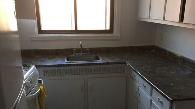 Building Photo - 5555 Beaucourt